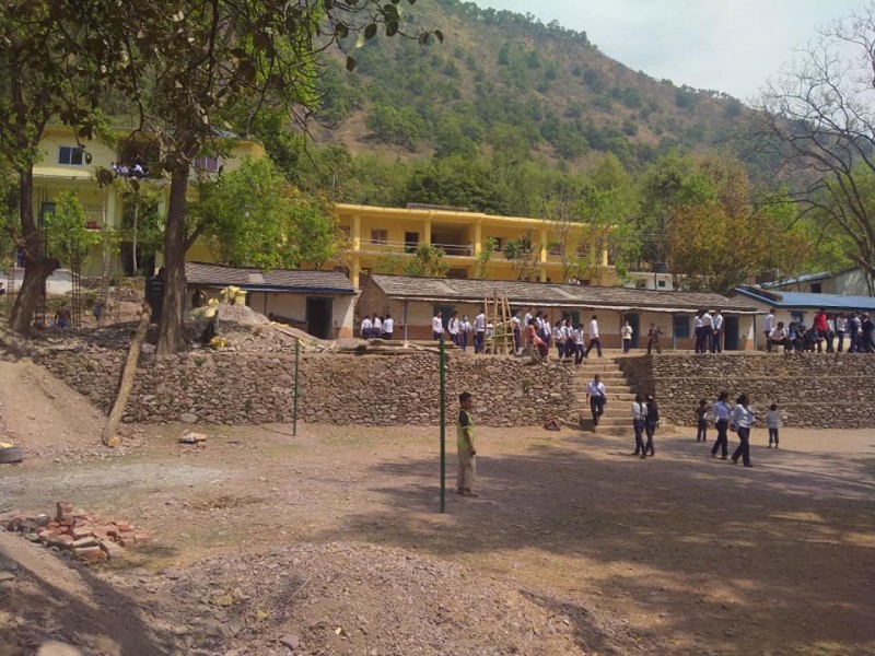 पूर्व विद्यार्थीद्धारा विद्यालयलाई सहयोग